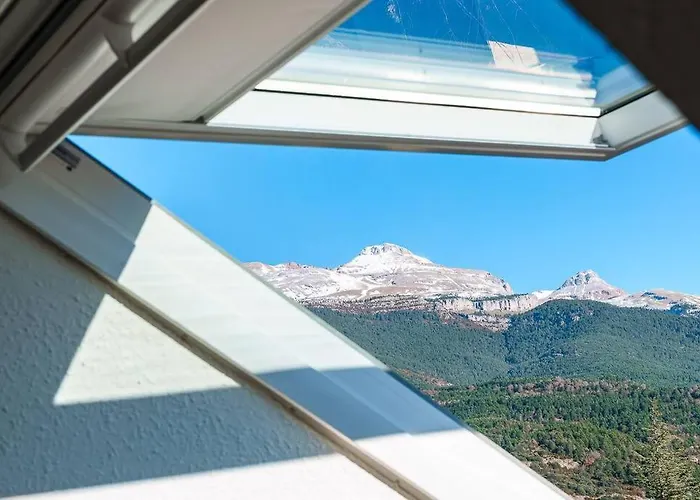 El Ventanal De Collarada Villanúa